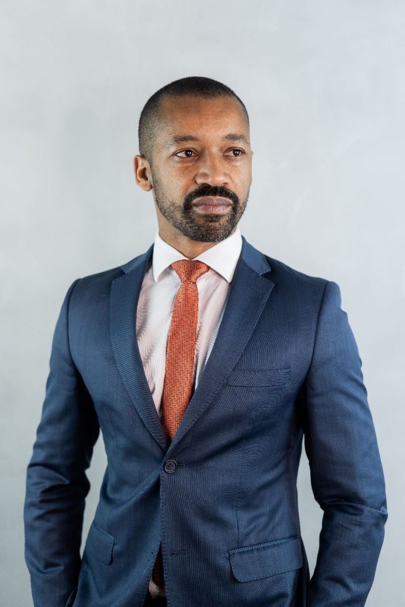 Dr. Fabio Esteves